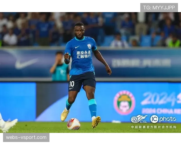 【2026年4月中超联赛·赛中·速报沧州雄狮奥斯卡点球命中，客场暂时1-1战平青岛西海岸